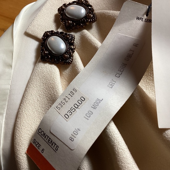 Couture size 6 YELLOW WOOL SUIT. USA MADE LIST $350. STUNNING - Picture 7 of 15